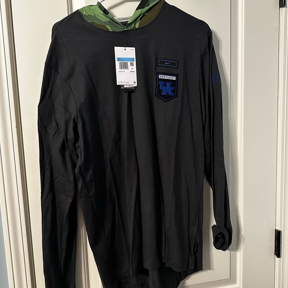 Men’s Nike Kentucky Wildcats Camo Salute to Service Hoodie USA